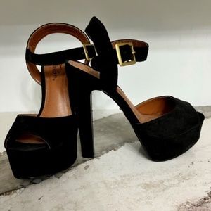 FUSION Black Platform 5" Heels, Size 6